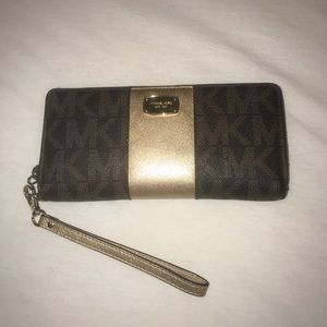 Micheal Kors Wallet Wristlet
